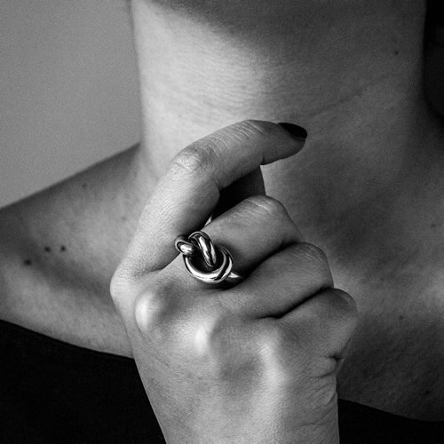 A-Big-Knot-anello